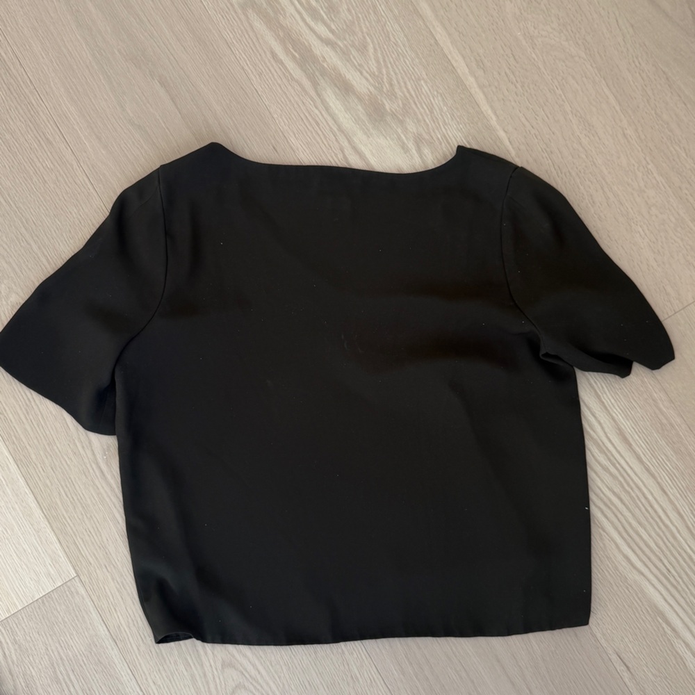 Babaton Elegant Black V-Neck Blouse - Picture 2 of 3